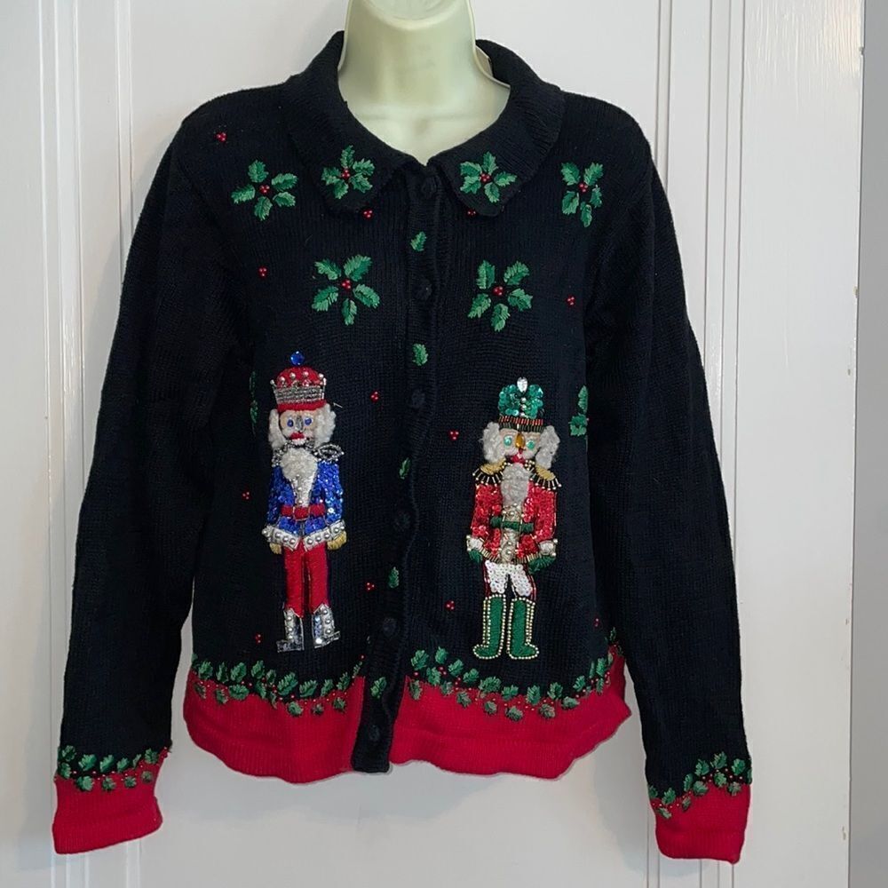 Vtg Victoria Jones Christmas black sweater with embroidered/beaded nutcrackers‎